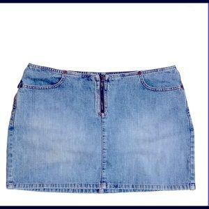 Guess Women's Vintage Mini Jean Skirt Size 32 Y2K Zipper Front Denim Skirt Mini